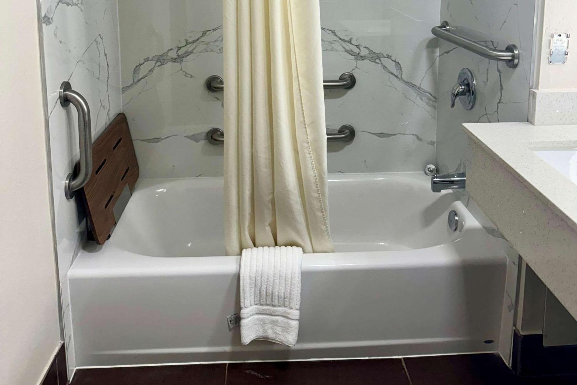 Quality Inn Сълфър Екстериор снимка
